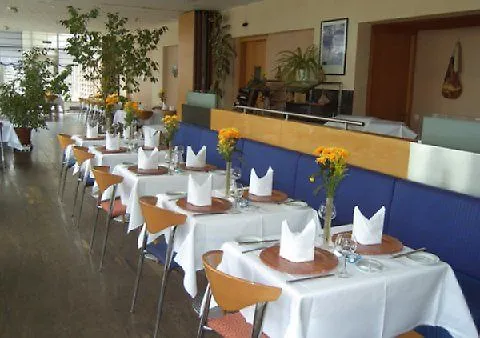 Plaza Stuttgart-ditzingen 迪琴根